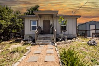 1260 MOUNTAIN VIEW DR, Canyon Lake, TX 78133