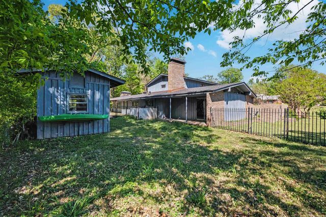 117 Avalon Pl, Helena, AR 72342
