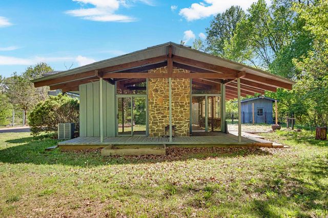 117 Avalon Pl, Helena, AR 72342