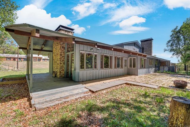 117 Avalon Pl, Helena, AR 72342