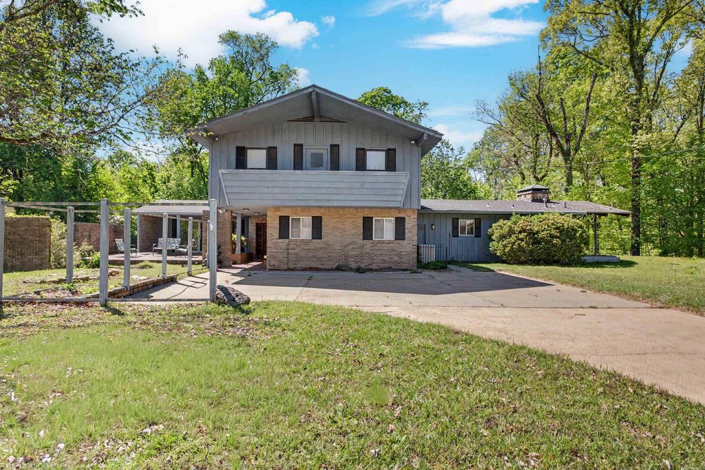 117 Avalon Pl, Helena, AR 72342