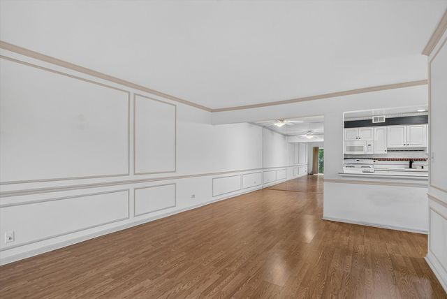 5200 CARRIAGEWAY Drive 317, Rolling Meadows, IL 60008