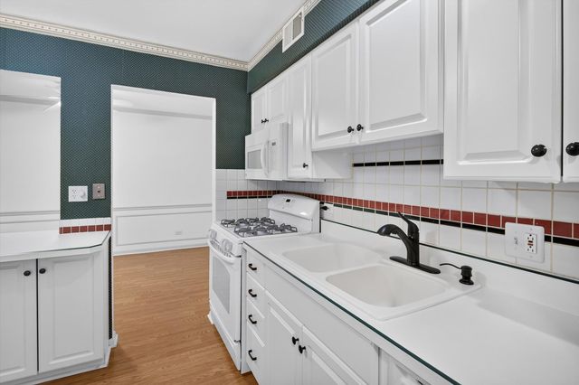 5200 CARRIAGEWAY Drive 317, Rolling Meadows, IL 60008