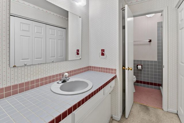 5200 CARRIAGEWAY Drive 317, Rolling Meadows, IL 60008