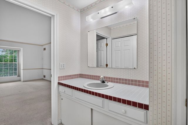 5200 CARRIAGEWAY Drive 317, Rolling Meadows, IL 60008