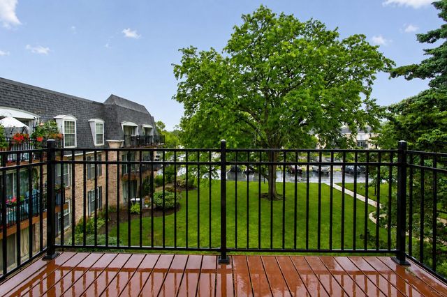 5200 CARRIAGEWAY Drive 317, Rolling Meadows, IL 60008