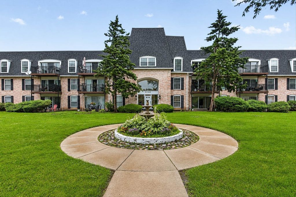 5200 CARRIAGEWAY Drive 317, Rolling Meadows, IL 60008