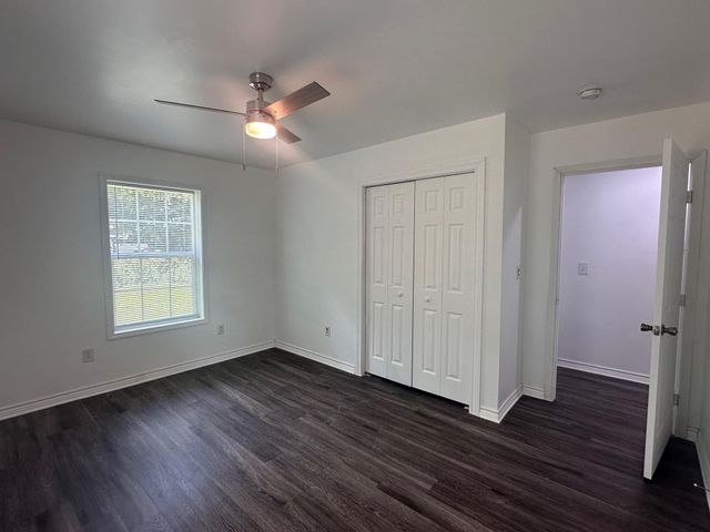 112 Palamino CT, Paige, TX 78659