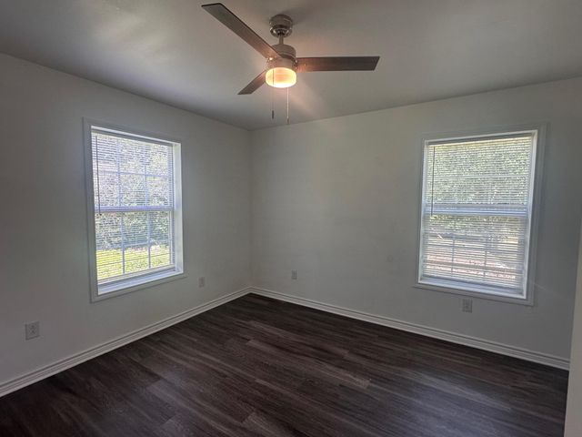 112 Palamino CT, Paige, TX 78659