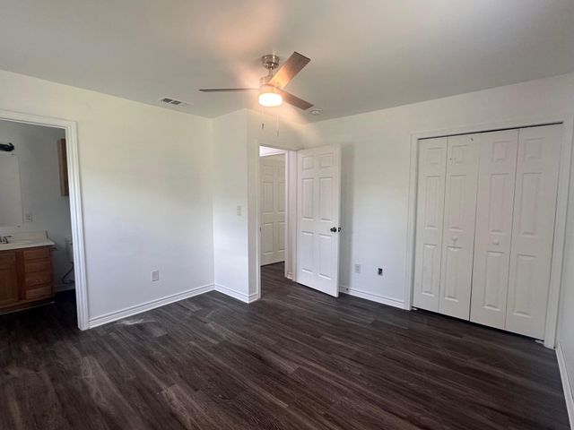 112 Palamino CT, Paige, TX 78659