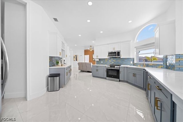 2610 SW Embers TER, Cape Coral, FL 33991