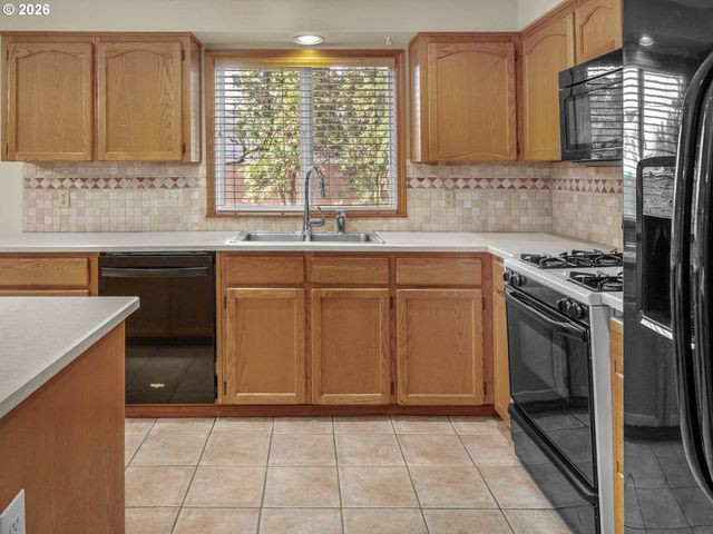 381 Ne 33RD Ct, Hillsboro, OR 97124