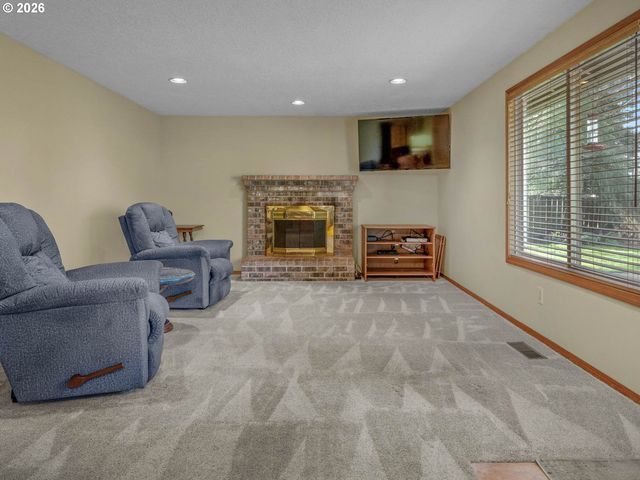 381 Ne 33RD Ct, Hillsboro, OR 97124