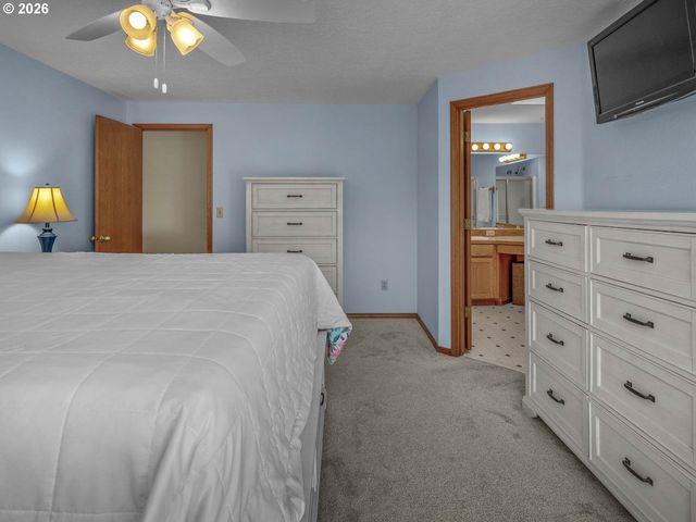 381 Ne 33RD Ct, Hillsboro, OR 97124