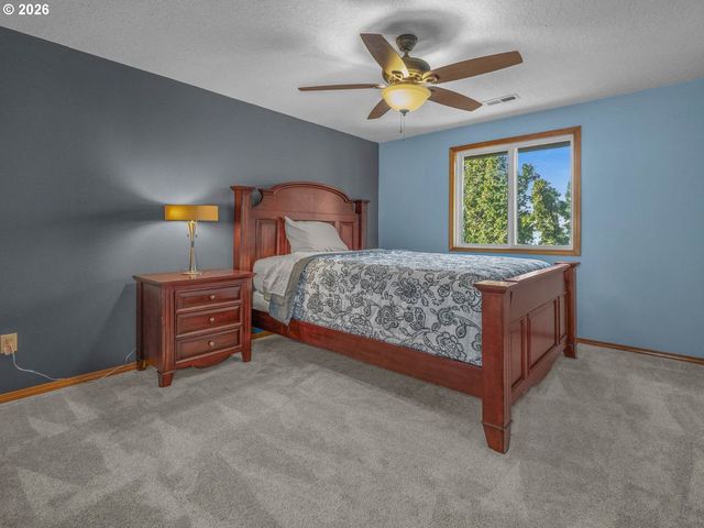 381 Ne 33RD Ct, Hillsboro, OR 97124