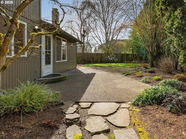 381 Ne 33RD Ct, Hillsboro, OR 97124