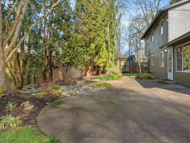 381 Ne 33RD Ct, Hillsboro, OR 97124