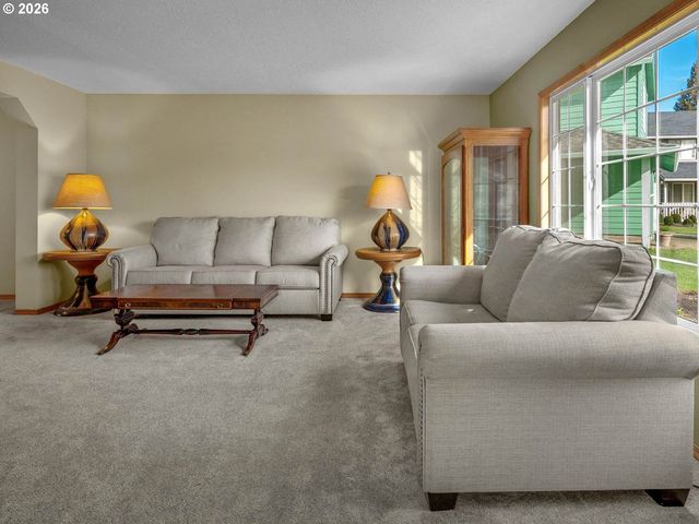 381 Ne 33RD Ct, Hillsboro, OR 97124