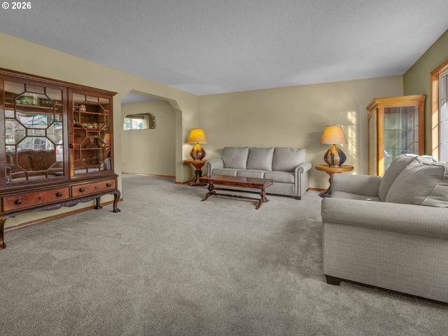 381 Ne 33RD Ct, Hillsboro, OR 97124