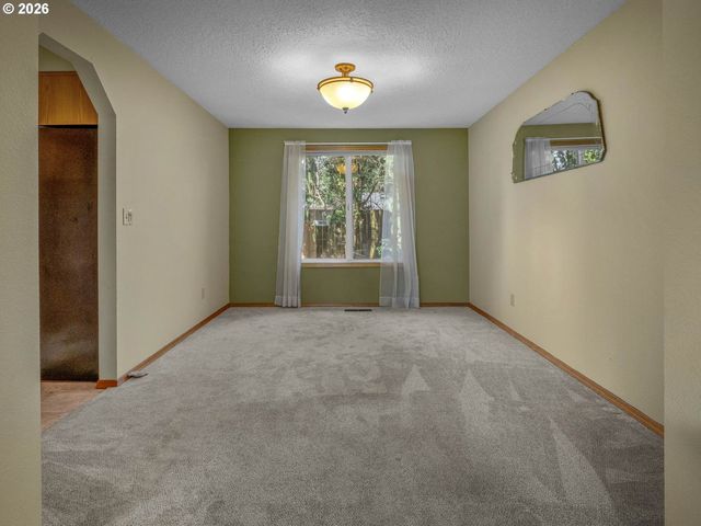 381 Ne 33RD Ct, Hillsboro, OR 97124