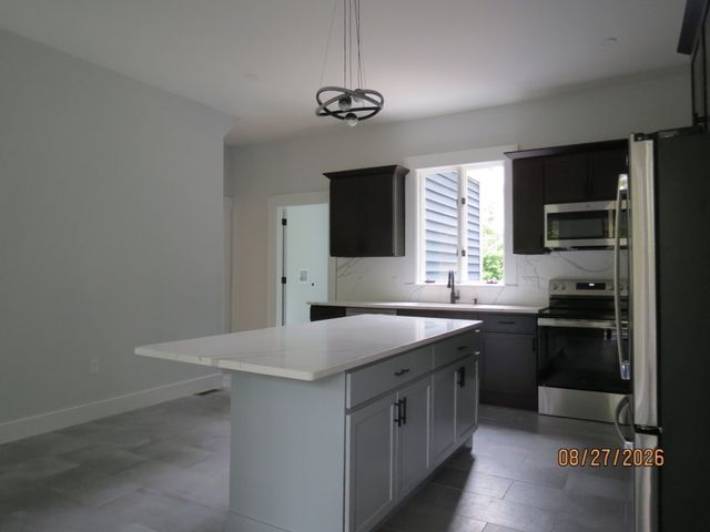 51 Grove Avenue, Leominster, MA 01453