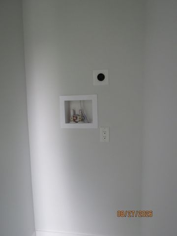 51 Grove Avenue, Leominster, MA 01453