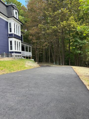 51 Grove Avenue, Leominster, MA 01453