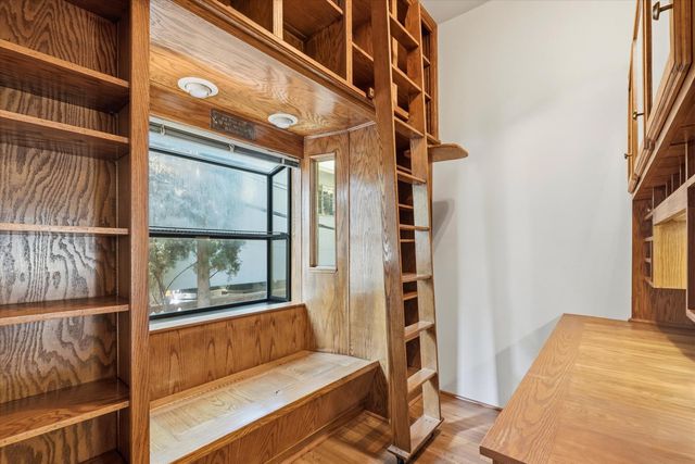 714 18th St, Sacramento, CA 95811