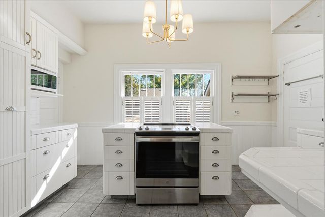 714 18th St, Sacramento, CA 95811