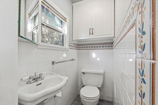 714 18th St, Sacramento, CA 95811