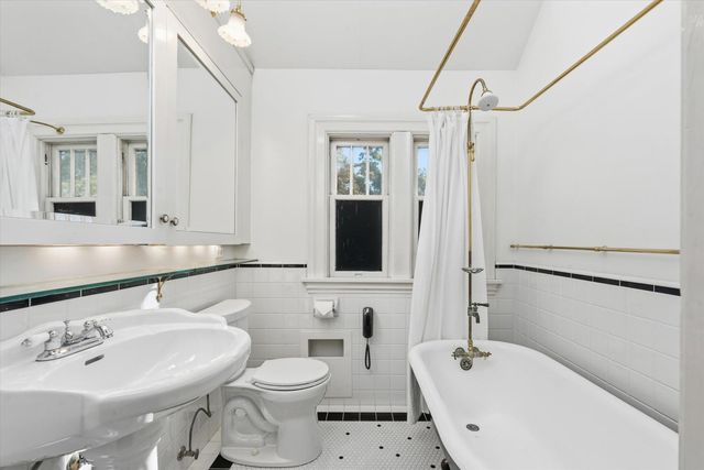 714 18th St, Sacramento, CA 95811