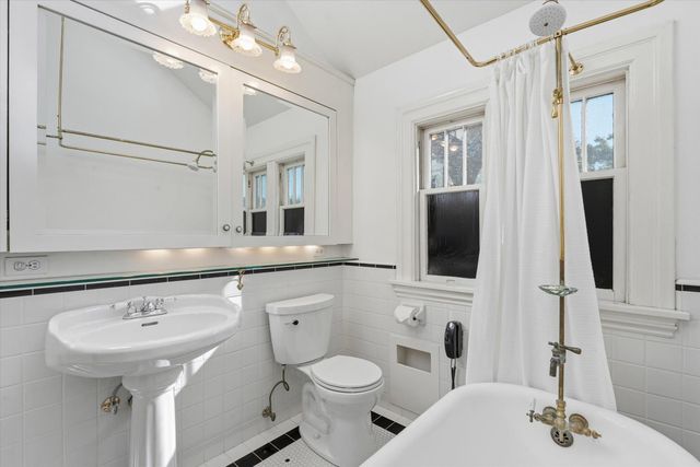 714 18th St, Sacramento, CA 95811