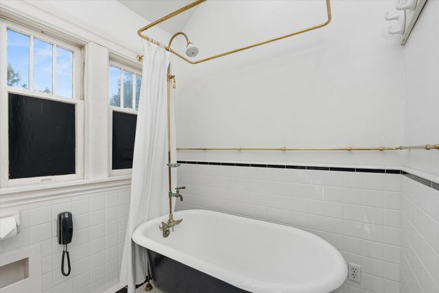 714 18th St, Sacramento, CA 95811