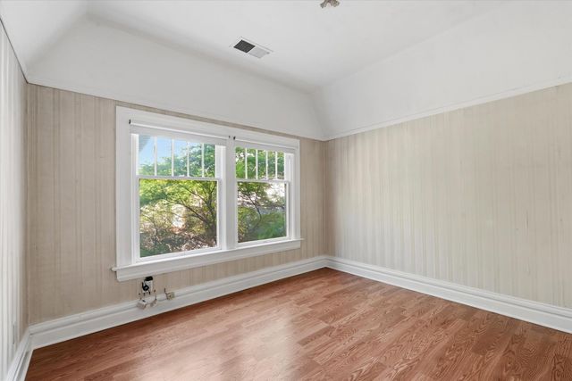 714 18th St, Sacramento, CA 95811