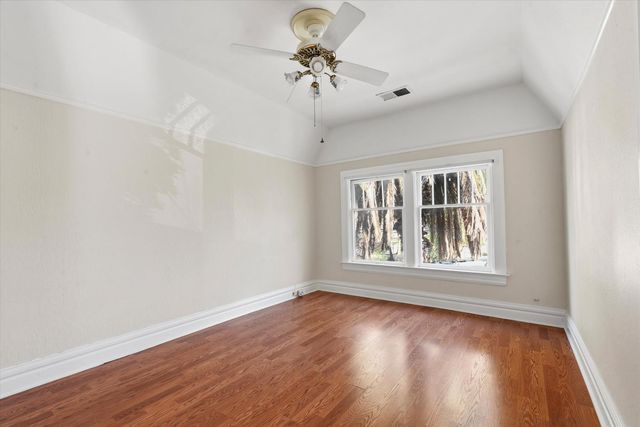 714 18th St, Sacramento, CA 95811