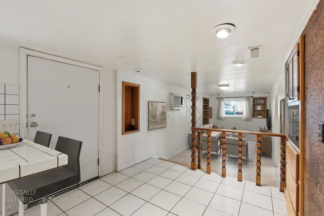 714 18th St, Sacramento, CA 95811