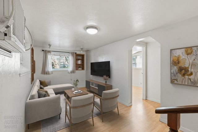 714 18th St, Sacramento, CA 95811