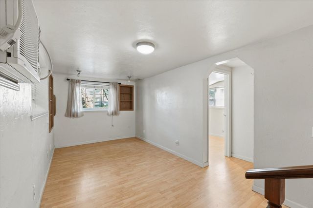 714 18th St, Sacramento, CA 95811