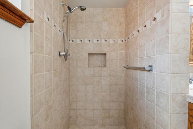 714 18th St, Sacramento, CA 95811