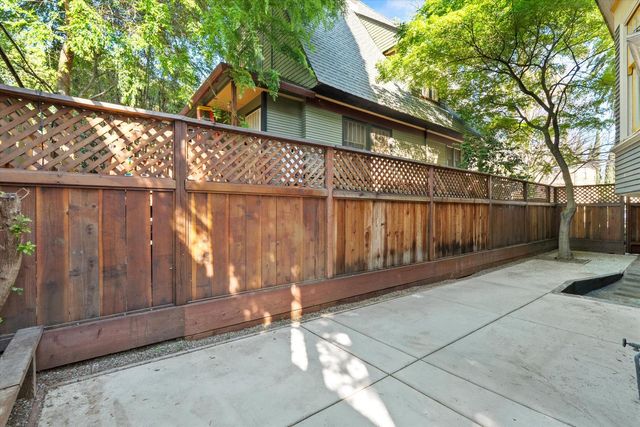 714 18th St, Sacramento, CA 95811