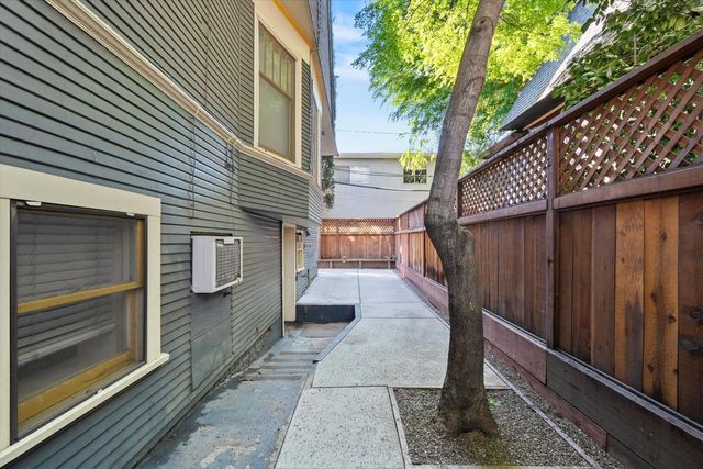 714 18th St, Sacramento, CA 95811