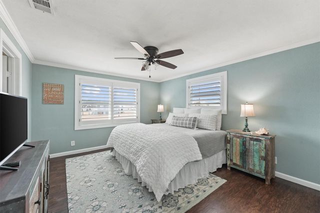 16634 Jamaica Beach Road, Jamaica Beach, TX 77554