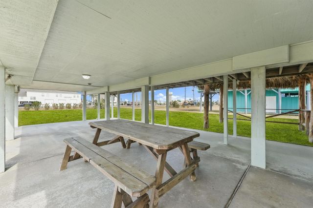 16634 Jamaica Beach Road, Jamaica Beach, TX 77554