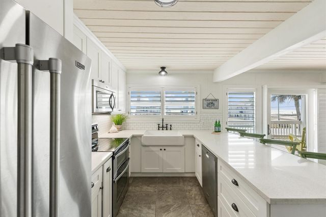 16634 Jamaica Beach Road, Jamaica Beach, TX 77554