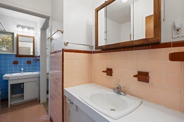 2004 Griswold LN, Austin, TX 78703