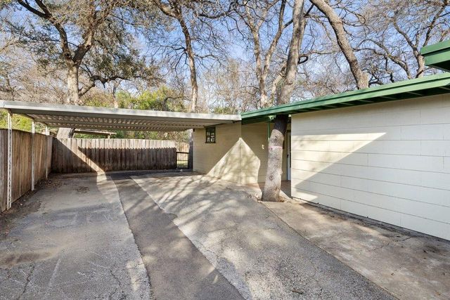 2004 Griswold LN, Austin, TX 78703