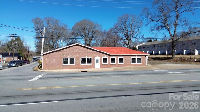 2303 E Main Street, Lincolnton, NC 28092