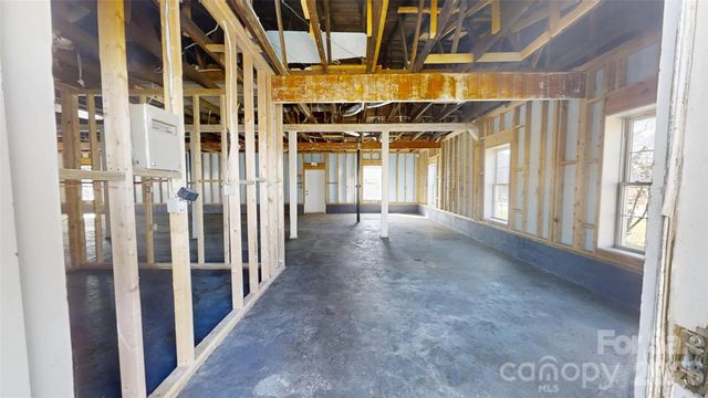 2303 E Main Street, Lincolnton, NC 28092