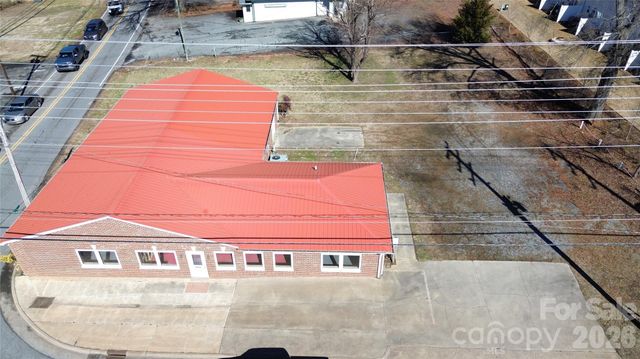 2303 E Main Street, Lincolnton, NC 28092