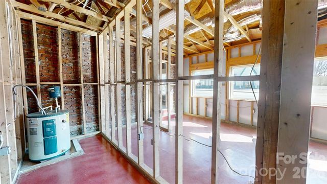 2303 E Main Street, Lincolnton, NC 28092